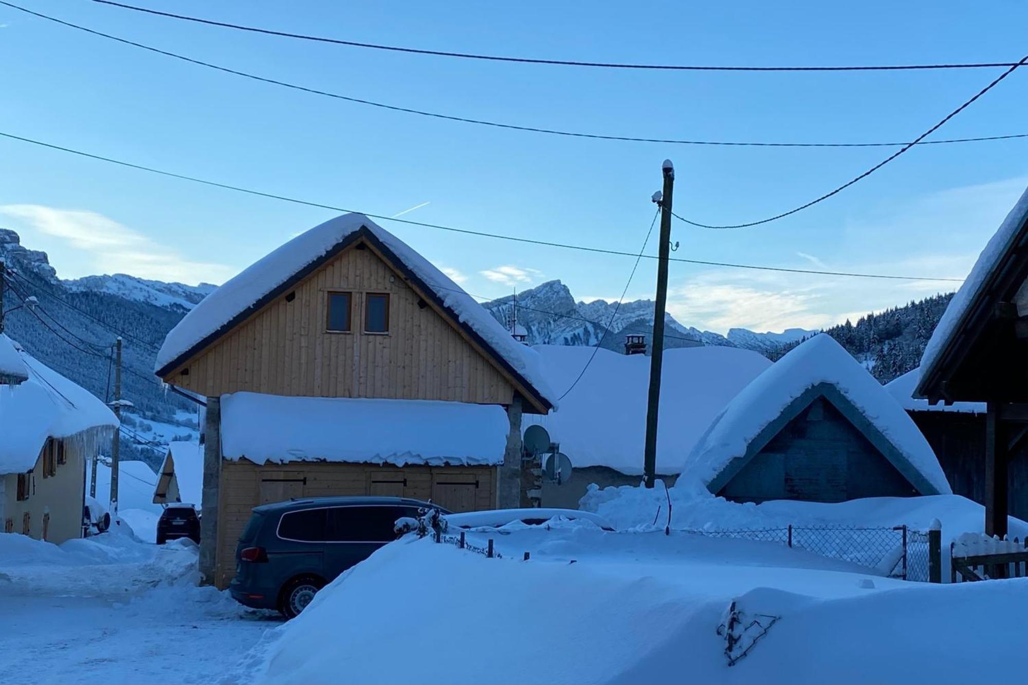 Charmante Maison Au Desert D'Entremont Les Déserts Exterior foto