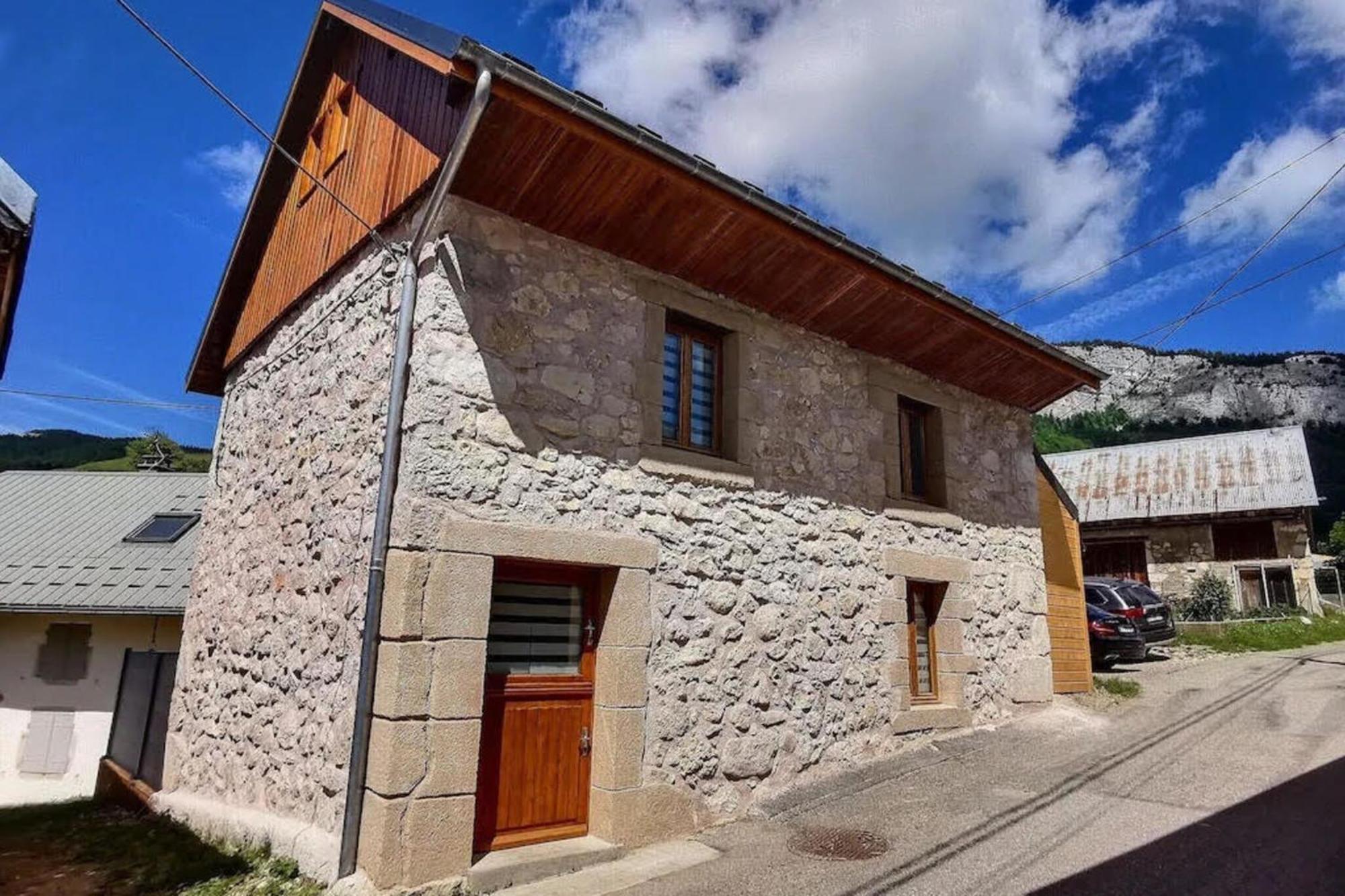 Charmante Maison Au Desert D'Entremont Les Déserts Exterior foto